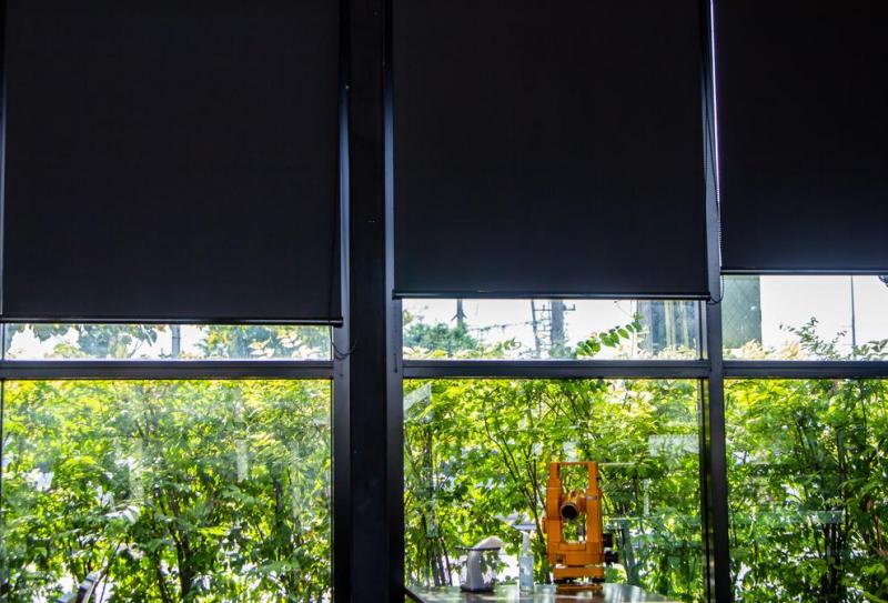 Comment la domotique r&eacute;volutionne le contr&ocirc;le de vos stores ?