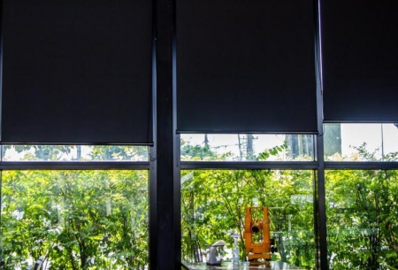 Comment la domotique r&eacute;volutionne le contr&ocirc;le de vos stores ?