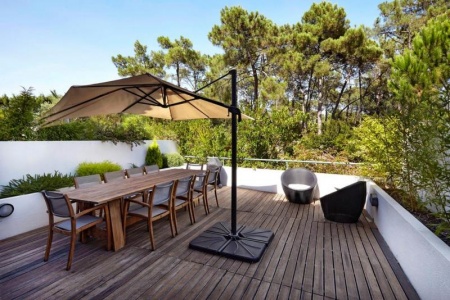 Comment garantir une pose de parasol durable et esth&eacute;tique ?